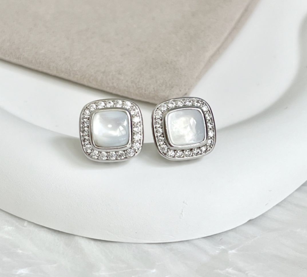 DY Pearlescent Designer Earrings