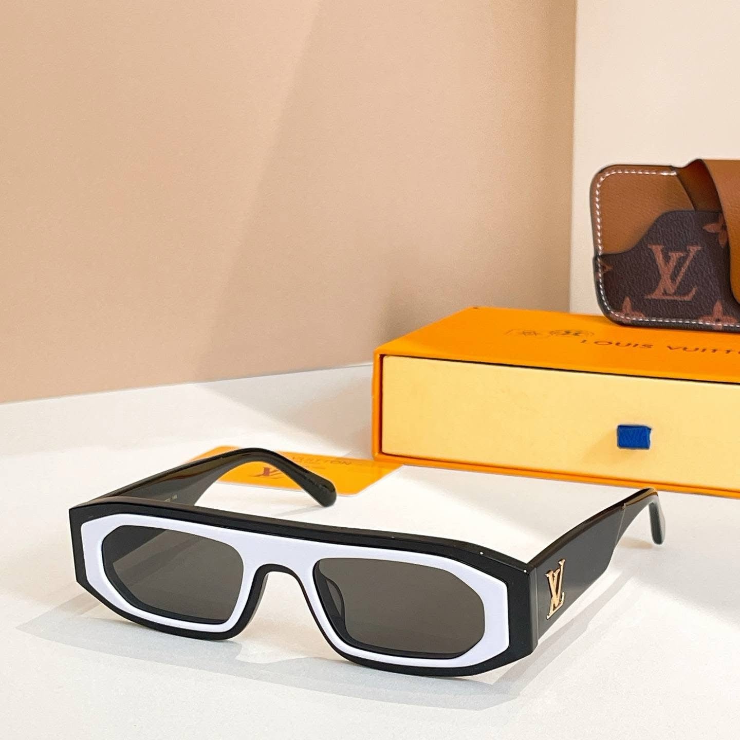 Designer Pilot Sunglasses