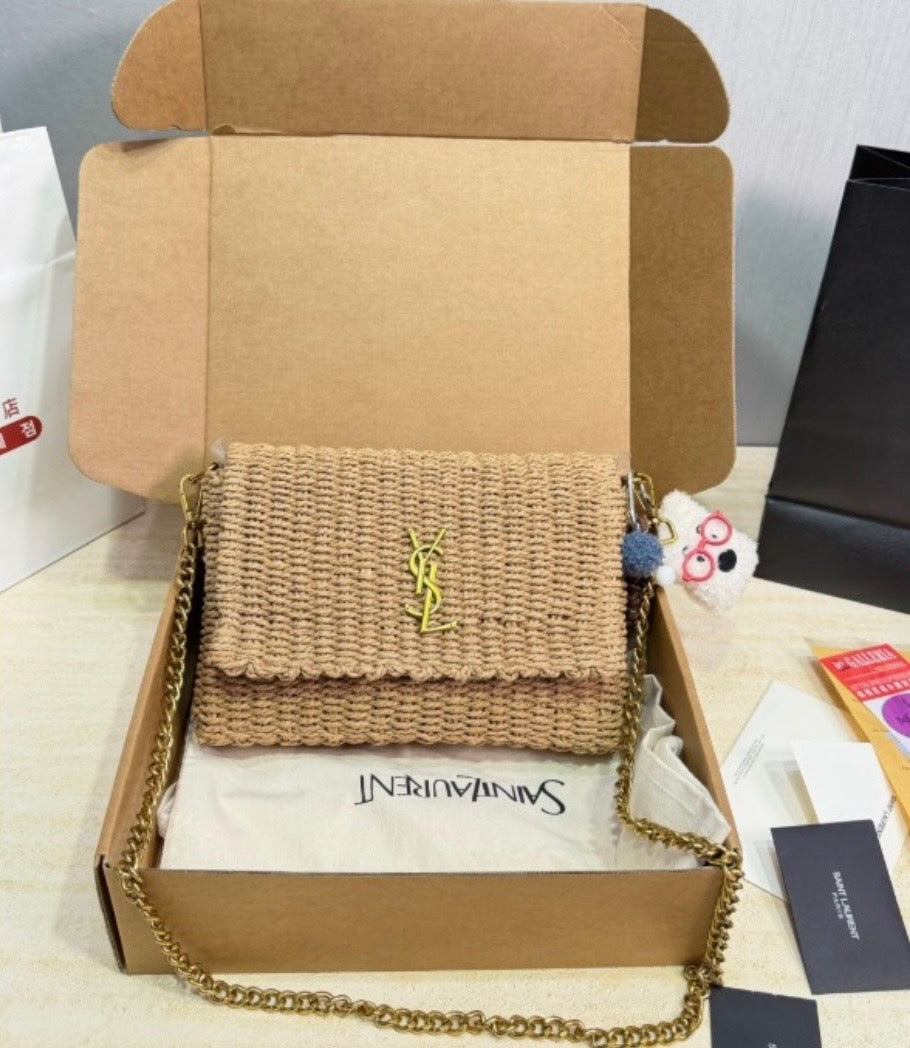 Elegant Woven Shoulder Bag