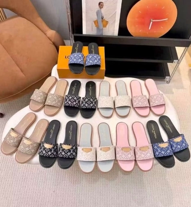 Casual Slides