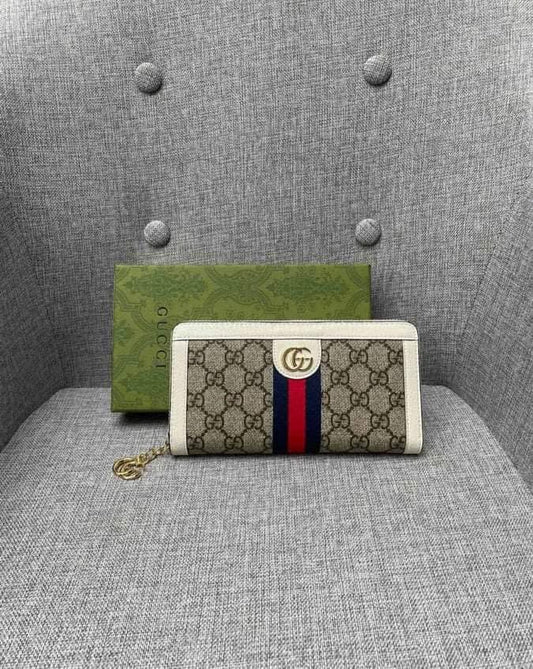 G G White Designer Wallet